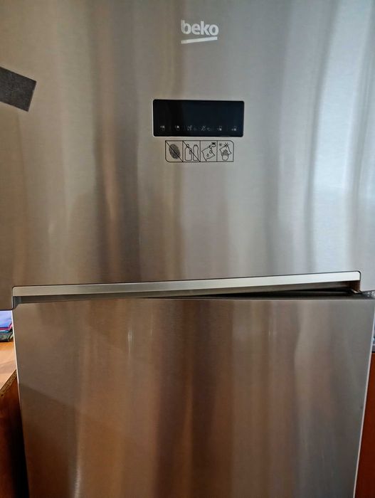 Frigider Beko NoFrost cu usi din inox... fă o ofertă