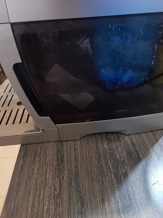 Продавам кафемашина DeLonghi ECAM (за ремонт или за части)