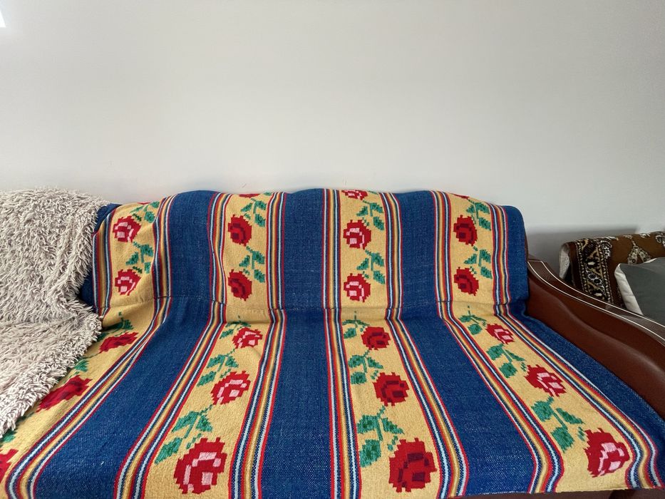Tol traditional cu flori