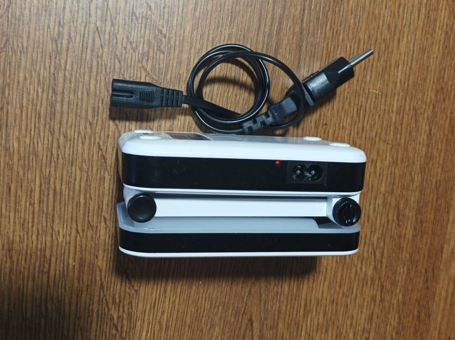 Veioza pliabila cu acumlator reincarcabil lunar