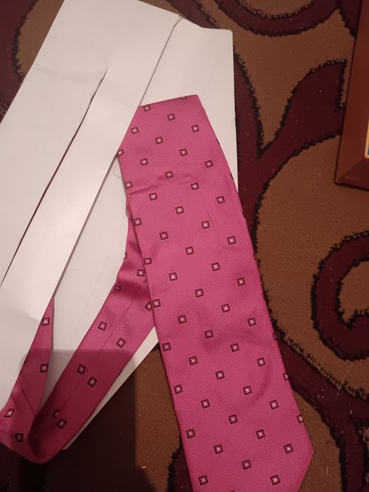 Галстуки фирменный