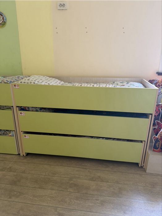 Продам трехсекционную выдвижную кровать