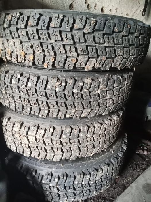 Продам комплект колес на ниву, срочно