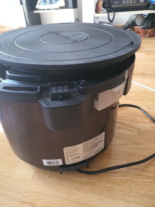Multicooker cu air fryer Instant Pot Pro Crispy AF8