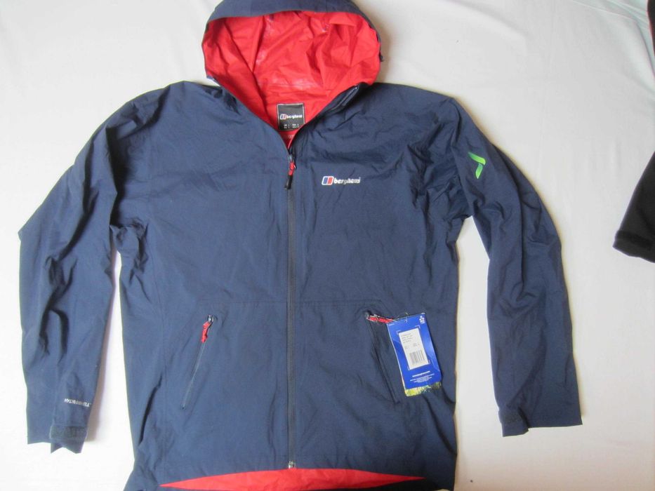 Geaca foaie shell Berghaus, masura L, protectie ploaie/vant, membrana poliamida, gluga, noua cu eticheta de carton,Thailanda