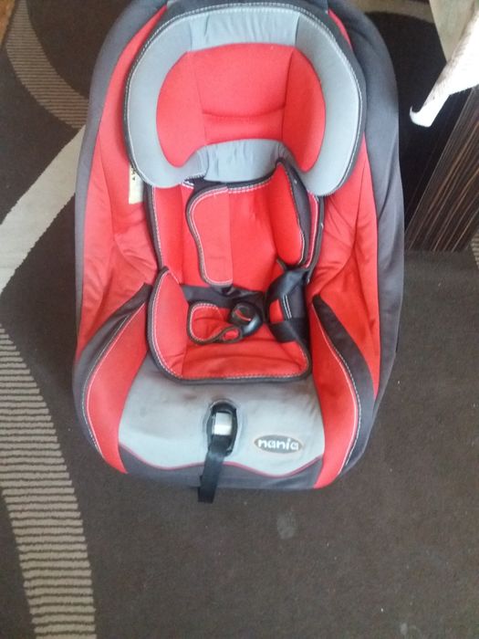 Продавам Детско столче .