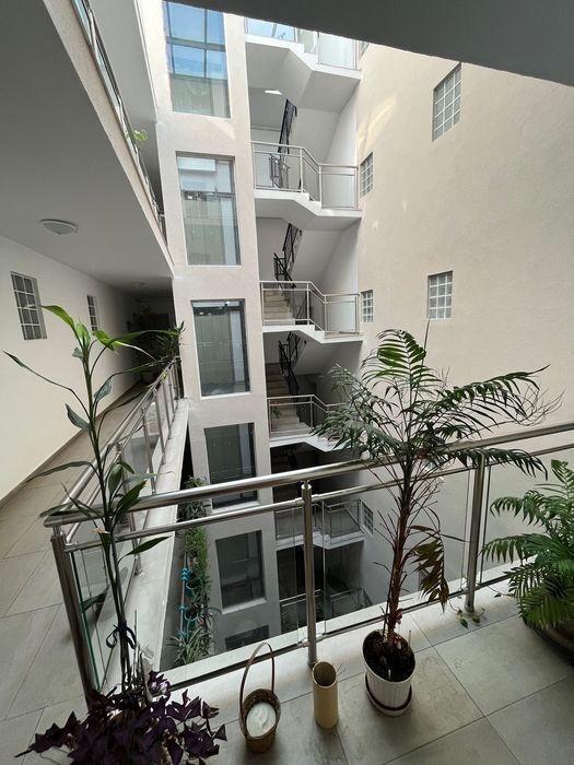 Apartament superb de închiriat cu pisicina în complex