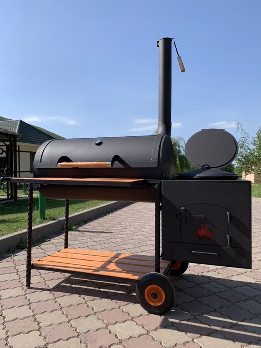 Смокер, грильница, барбекю.