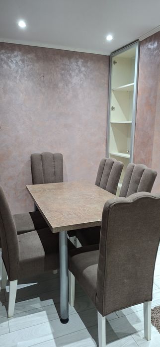 Vând  scaune tapițate