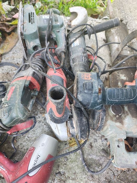 Scule defecte-flex,ciocan demolator,bormașină etc