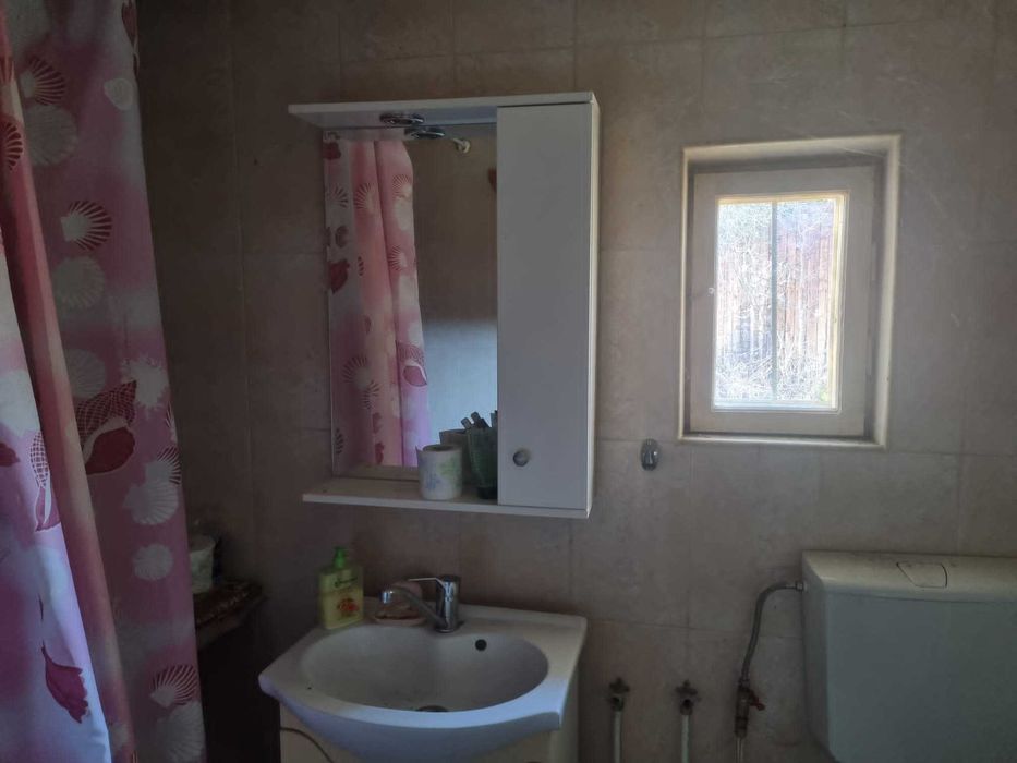 Casa, spatiu comercial,  teren 3025 mp, sat Ciuperceni, pret atragator