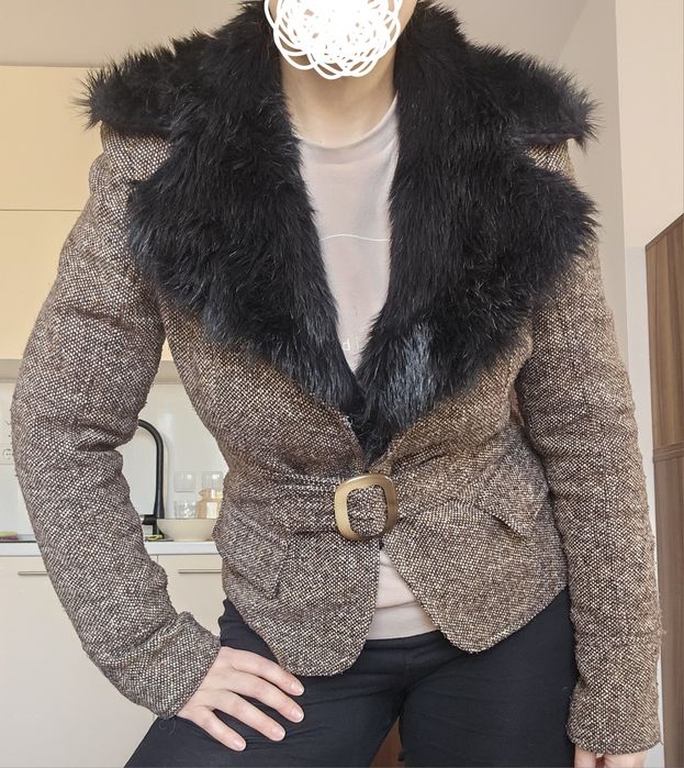 Късо вълнено зимно яке палто само с изкуствена яка стилно и топло