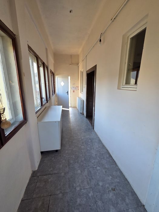 Inchiriez casa veche