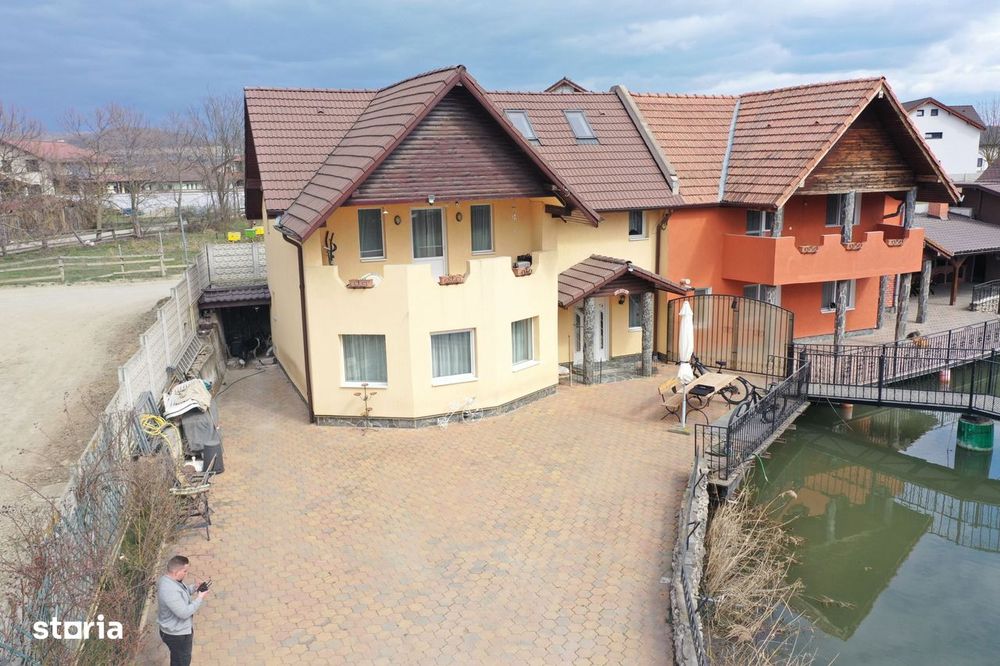 Casa de Vânzare cu lac