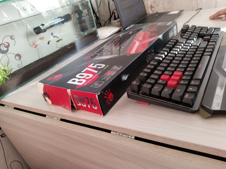 Продам клавиатуру bloody