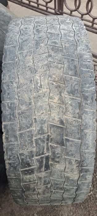 Продам шины на грузовой