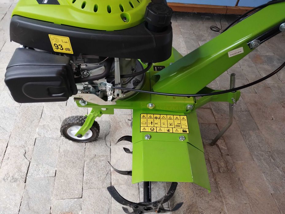 Продавам мото фреза Fieldmann fzk 6115-b