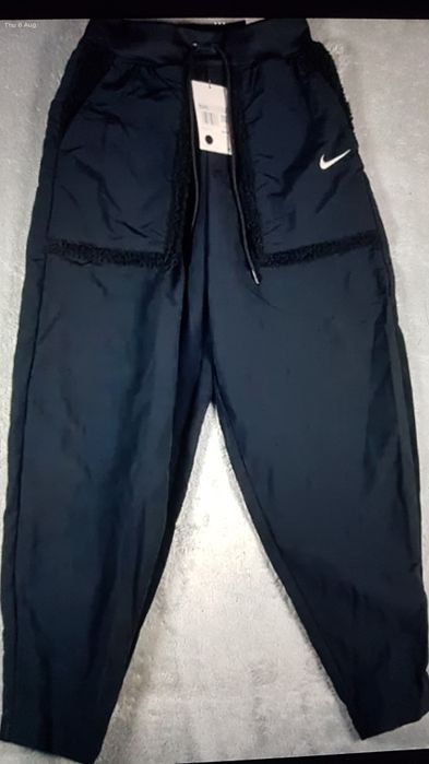 Дамско долнище Nike Essential Woven XS