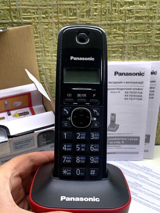 2 ta Panasonic telefon: KX-TG1611UA modeli va 1311BX modeli (zapchast)