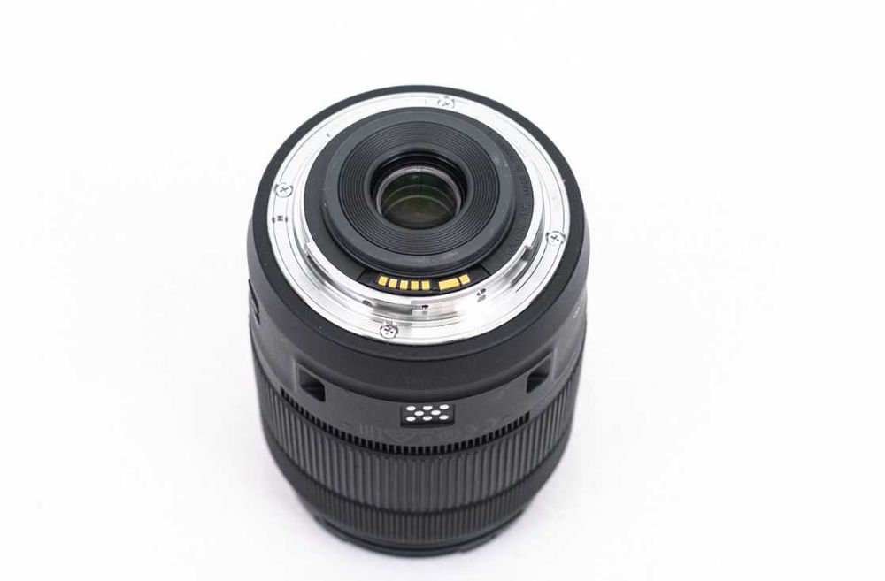 Canon EF-S 18-135 mm f/3.5-5.6 IS NanoUSM - obiectiv zoom