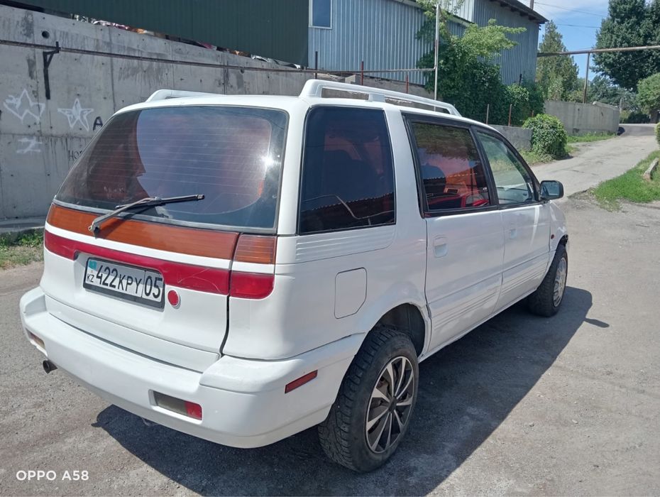 mitsubishi space Wagon