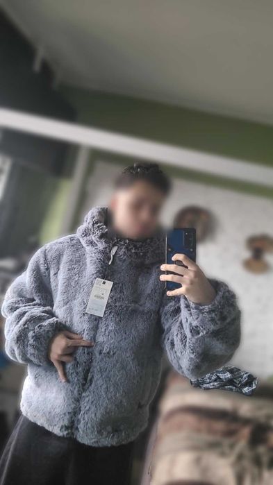 Vand jacheta Zara, nepurtata cu eticheta