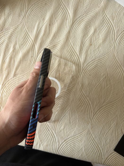 Чехол IPhone 16