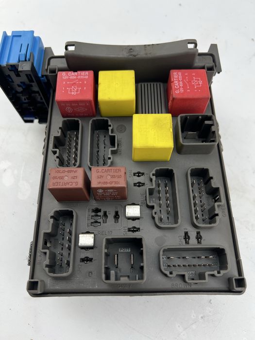 Renault Espace Mk 4 (2002-2014) modul de control electronic și cutie de siguranțe