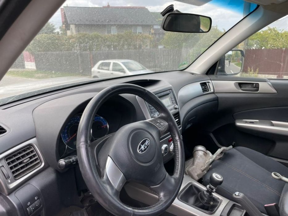 bara fata capotă radiator cutie ușa kit airbaguri scaune Haion luneta geam caseta directie Subaru Forester SH radio cd fabricație 2009 diesel dezme