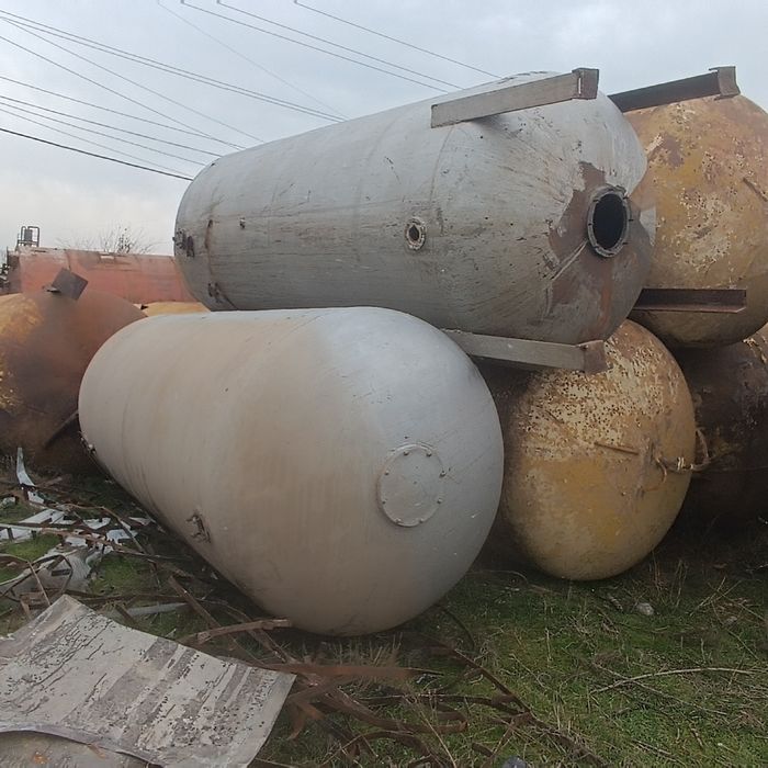 Ёмкостьлар бор хар хил цистерналар