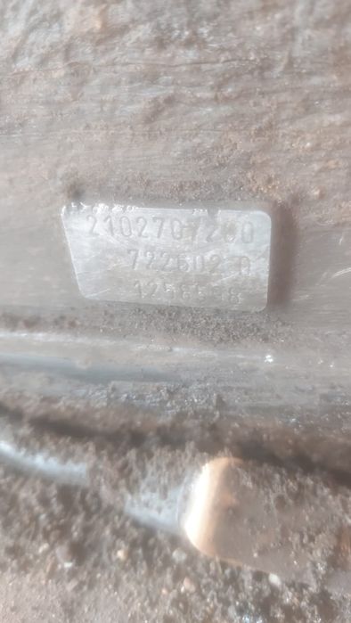 Запчасти на Mersedes.