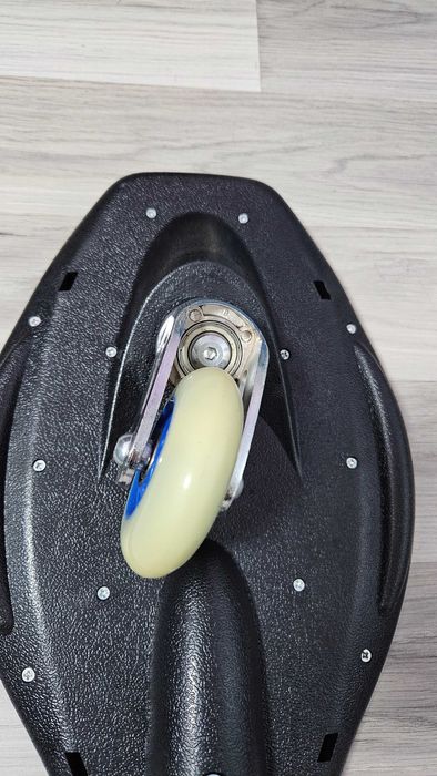 Скейтборд с 2 колела, Уейвборд, За трикове, въртящи се колела на 360°