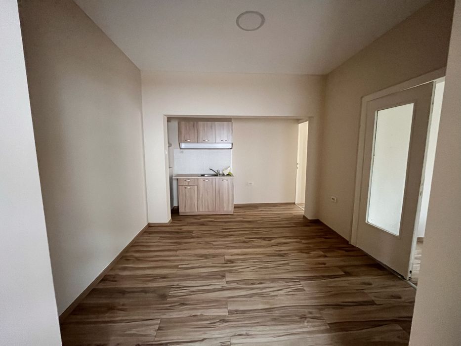 Продава се Офис в Добрич, Център - 1169 кв.м за 514 €/кв.м - Снимка #10