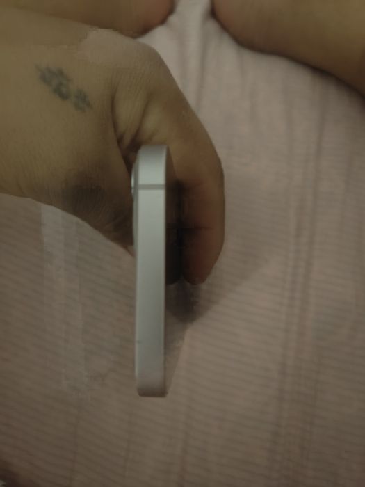 Продам iPhone 13 128 в хорошем состоянии