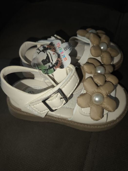 Продам детскую обувь для девочек