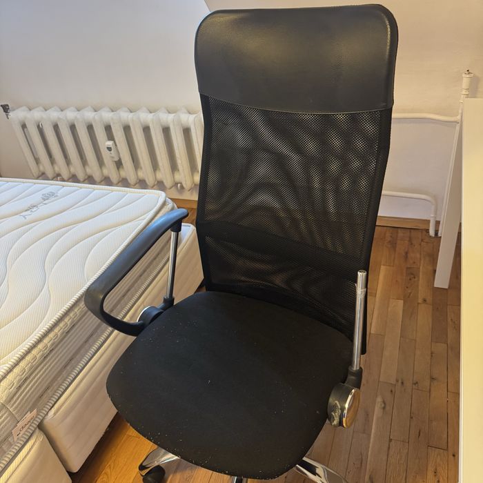 Подарявам диван / стол