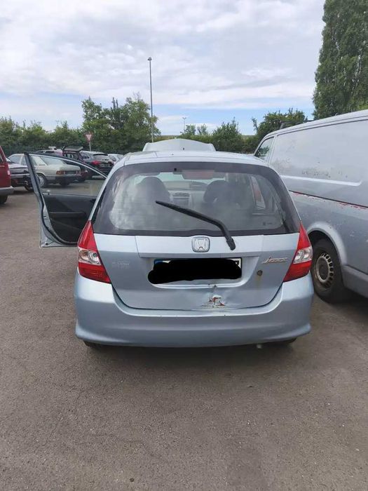 Honda Jazz 1.2i 78к.с. 2005г. се продава на части