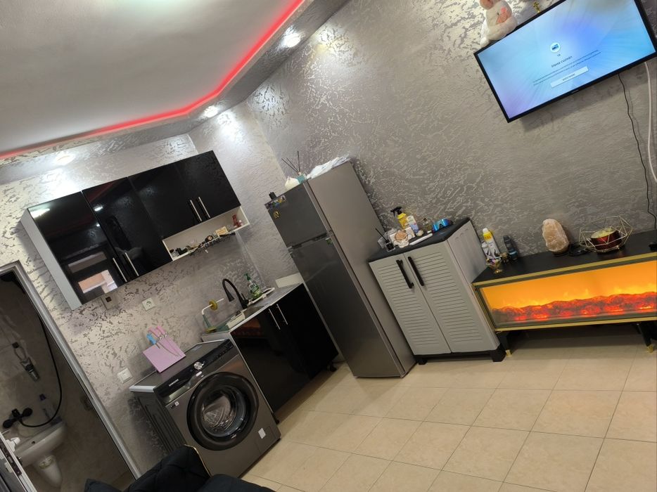 Продава се Едностаен апартамент в Сливен, Център - 19 кв.м за 2158 €/кв.м - Снимка #1