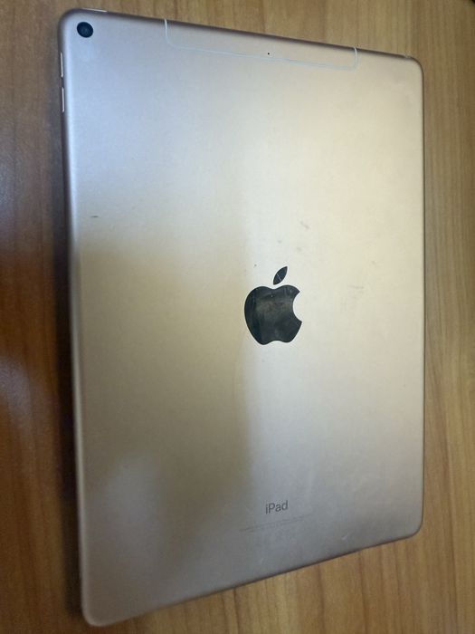 Ipad ai generatia a-3 a cu sim