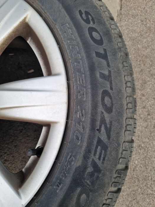 2 бр Зимни гуми Pirelli Sottozero