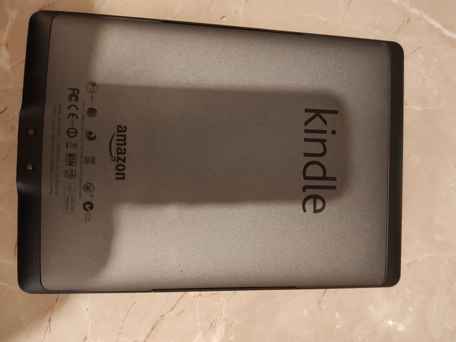 E-book Reader Amazon Kindle 4 Wi-fi - fara reclame + Husa slim !
