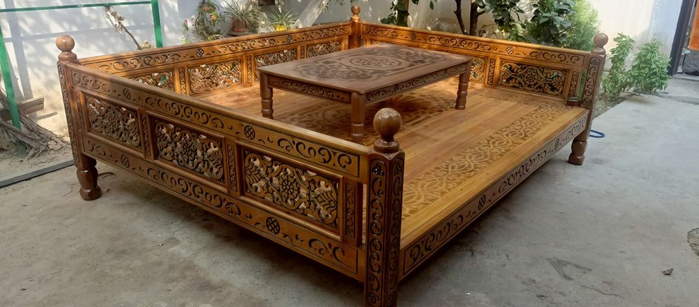 Топчан из ореха новый ручная работа