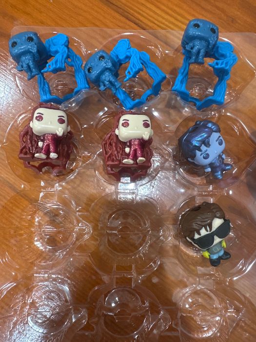 Фигурки очень странные дела