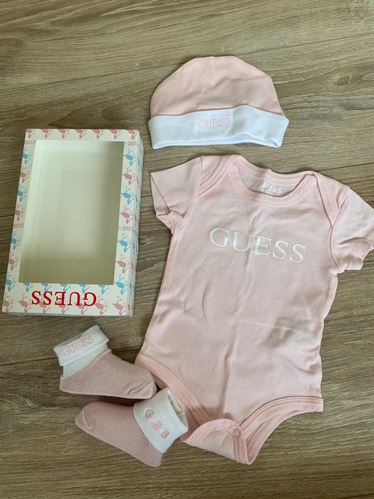 бебешки дрешки за момиче guess