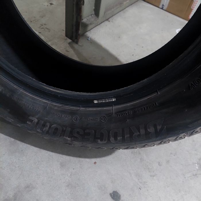 Гуми Bridgestone 235/55/18 100V