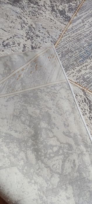 Продам палас 2х3 и дорожки