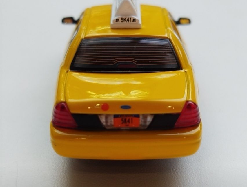 Продам Модельку Ford