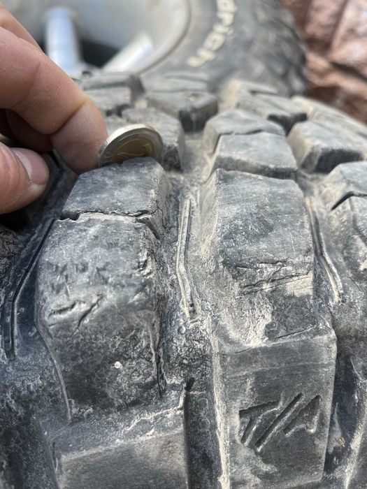 Гуми BF GOODRIDGE 32/11.5 /15 с джанти -44 j10