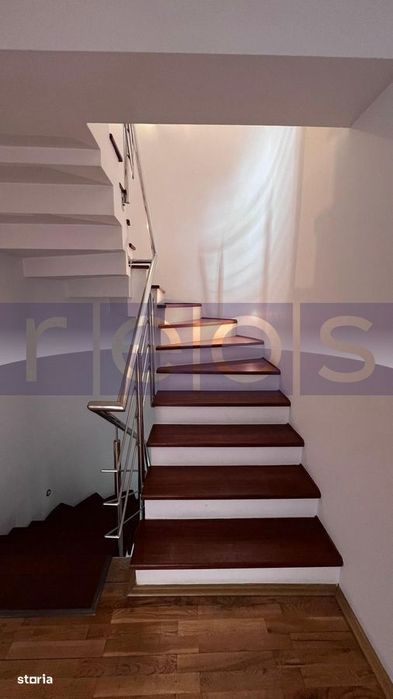 Vila De Vanzare In Zona Erou Iancu Nicolae | Piscina |