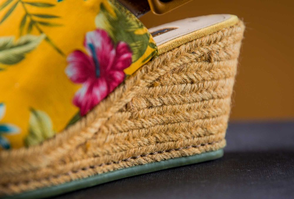 Дамски сандали на платформа Tamaris